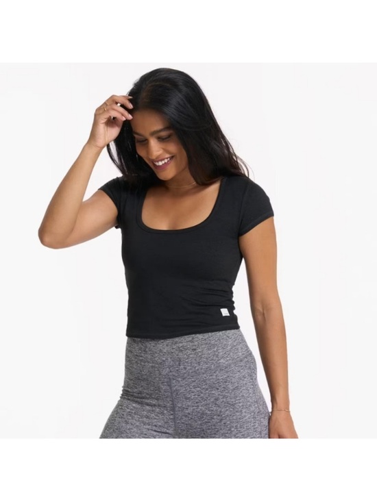 Vuori Tops - Vuori Halo crop top, size small